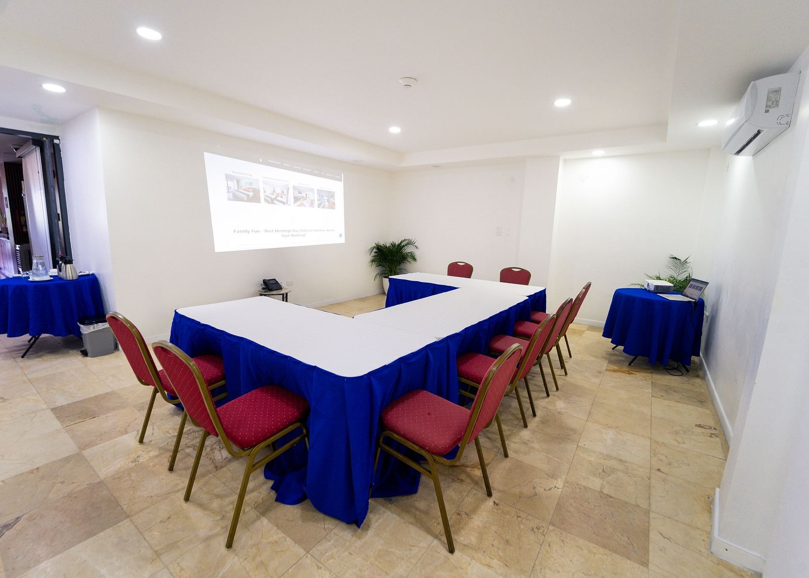 An u-shape seating arrangement observed in The Situation Room meeting hall in Montego Bay - Hotel 39, Jamaica (Montego Bay)