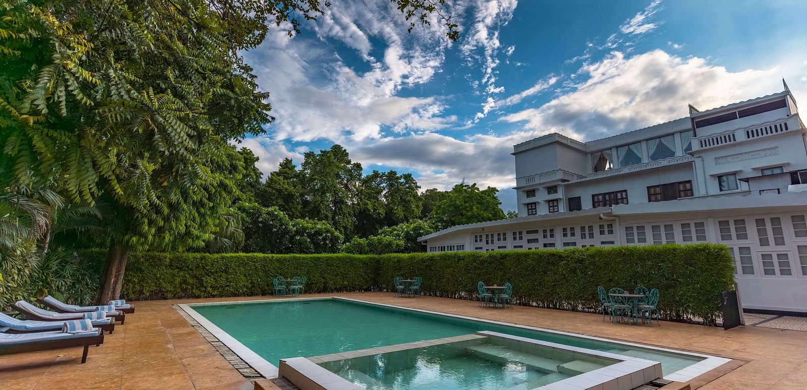 Saraca Lucknow - Pool