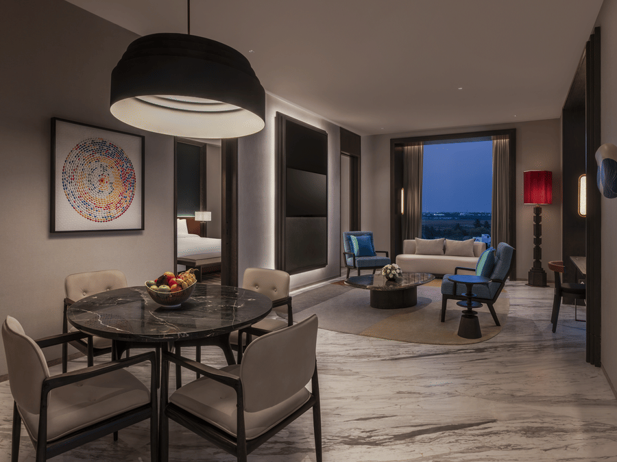 PREMIUM SUITE LIVING ROOM