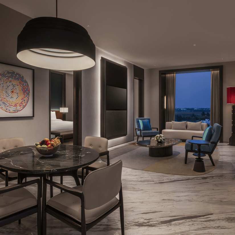 PREMIUM SUITE LIVING ROOM