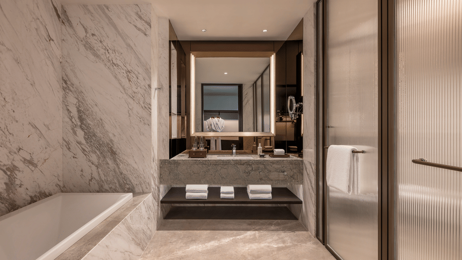 PREMIUM FAMILY ROOM - BATHROOM