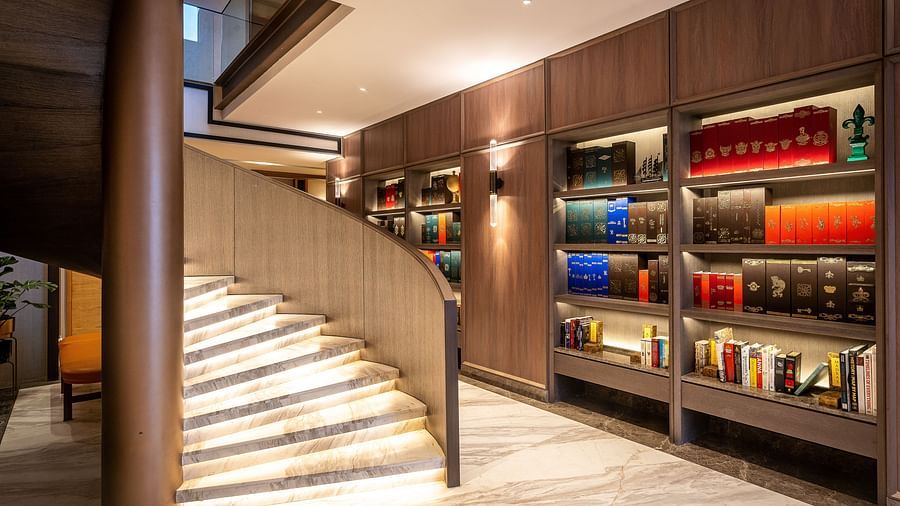 Lobby area 4