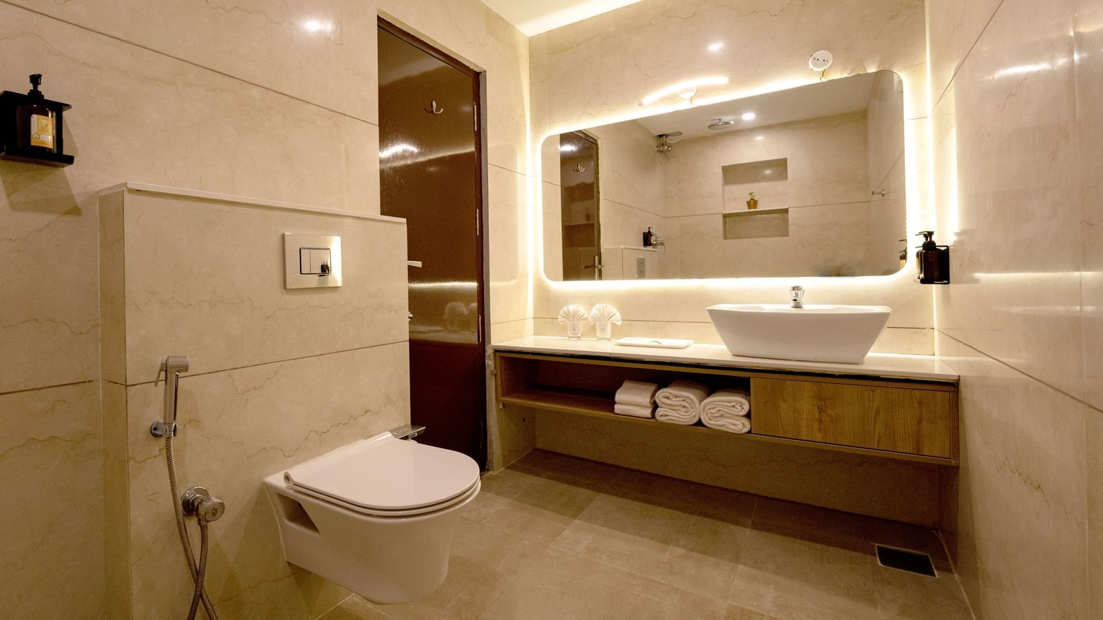 Rest Room (2)