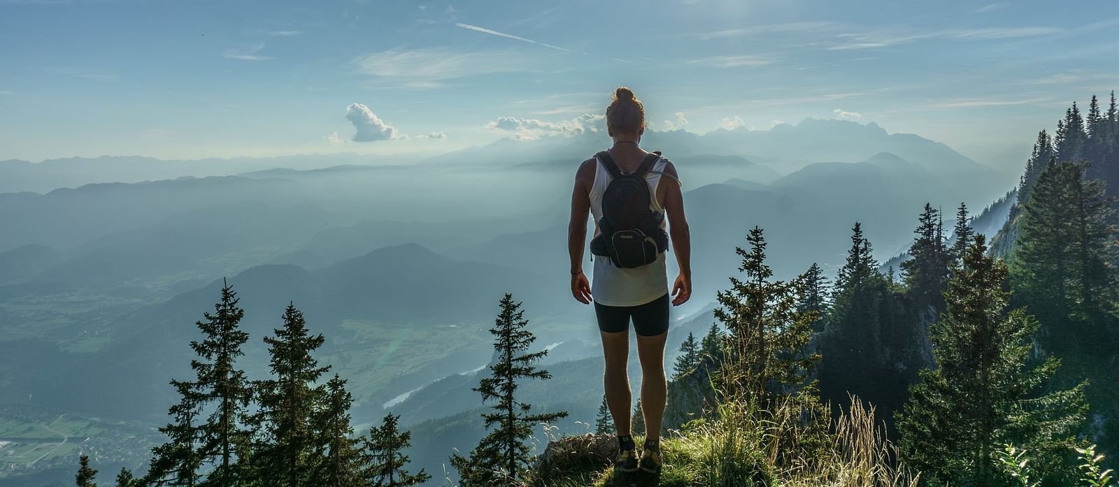 hiker-918473 ujslcz