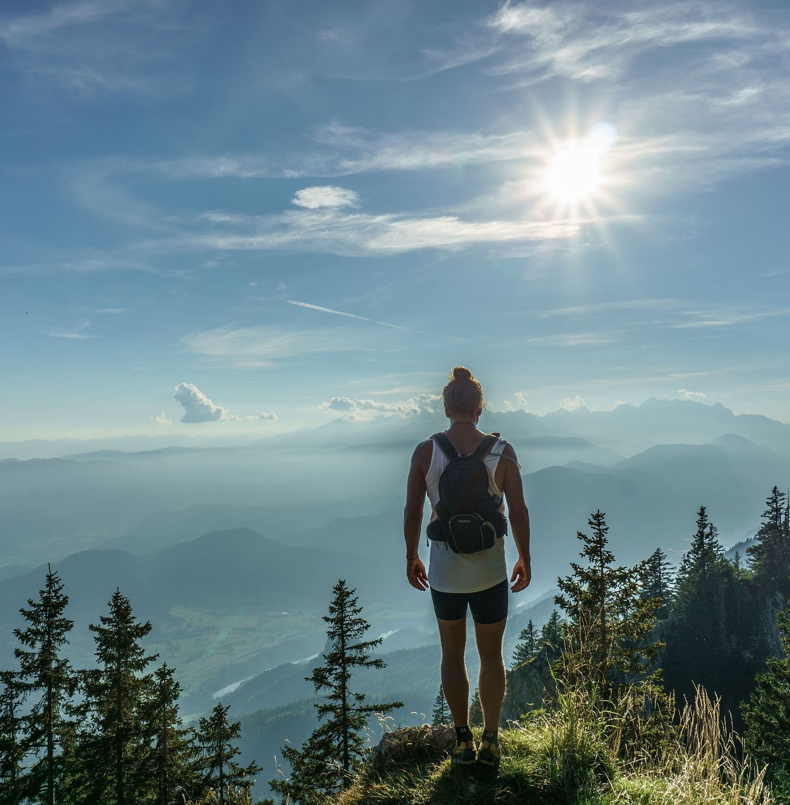 hiker-918473 ujslcz