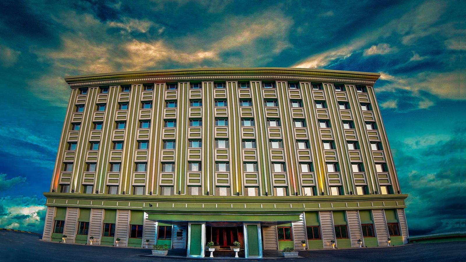 Best 3 star hotel in hyderabad - Tara comfort hotel Ramoji film city