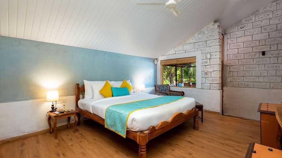 Lotus eco beach resort, king size bed Konkan Villas