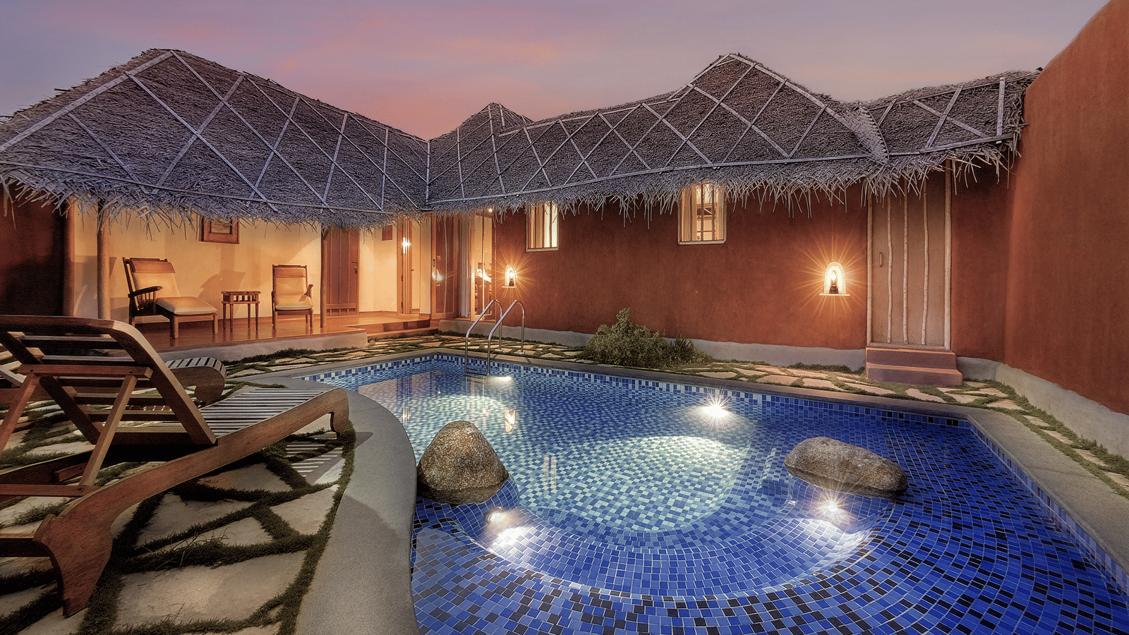 01PoolHutPool2