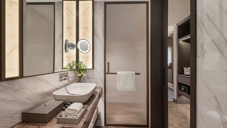Club room 1912 - Bathroom