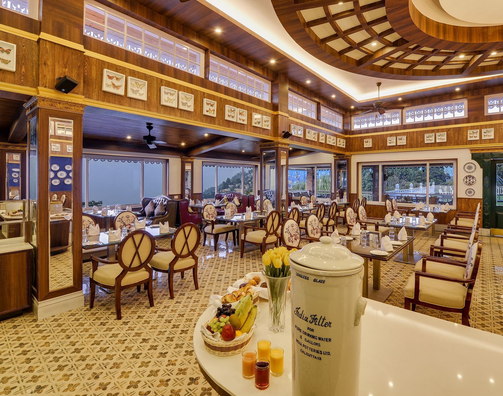 the indoor seating space of a restaurant - Mayfair Himalayan Spa Resort Kalimpong