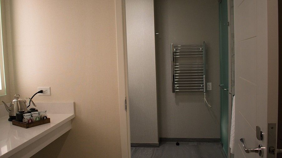 Catskills Accommodation, YO1 Health Resort, Lakeview Double King Room 6