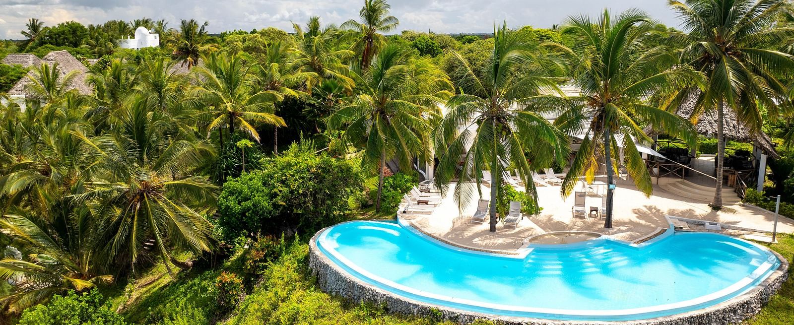 Aerial View of the infinity pool at Shooting Star Boutique Hotel