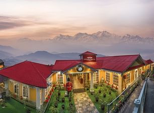 Summit Oakden Resort & Spa, Mall Road