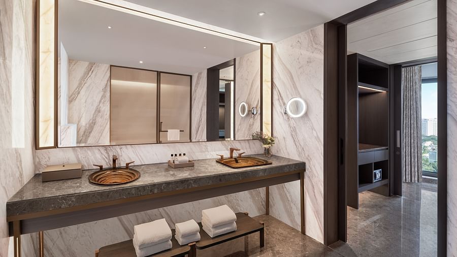 Corner suite - Bathroom