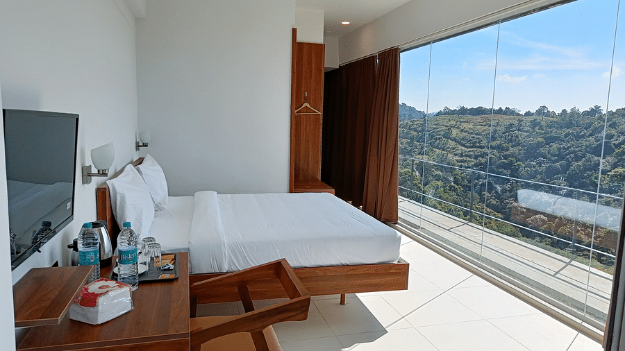 WG Luxury 1 - Cliff Edge Coorg
