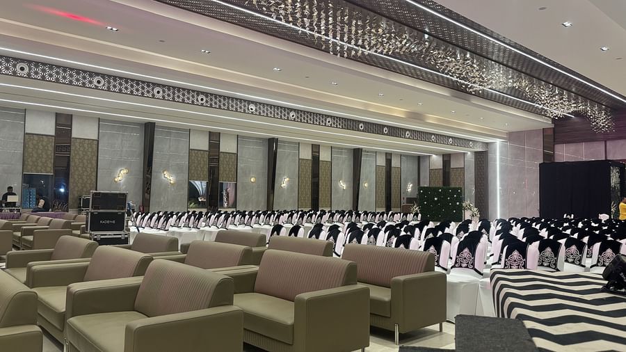 Spacious Banquet Hall with Elegant Lighting  - VRR Astoria Hotel and Conventional Centre