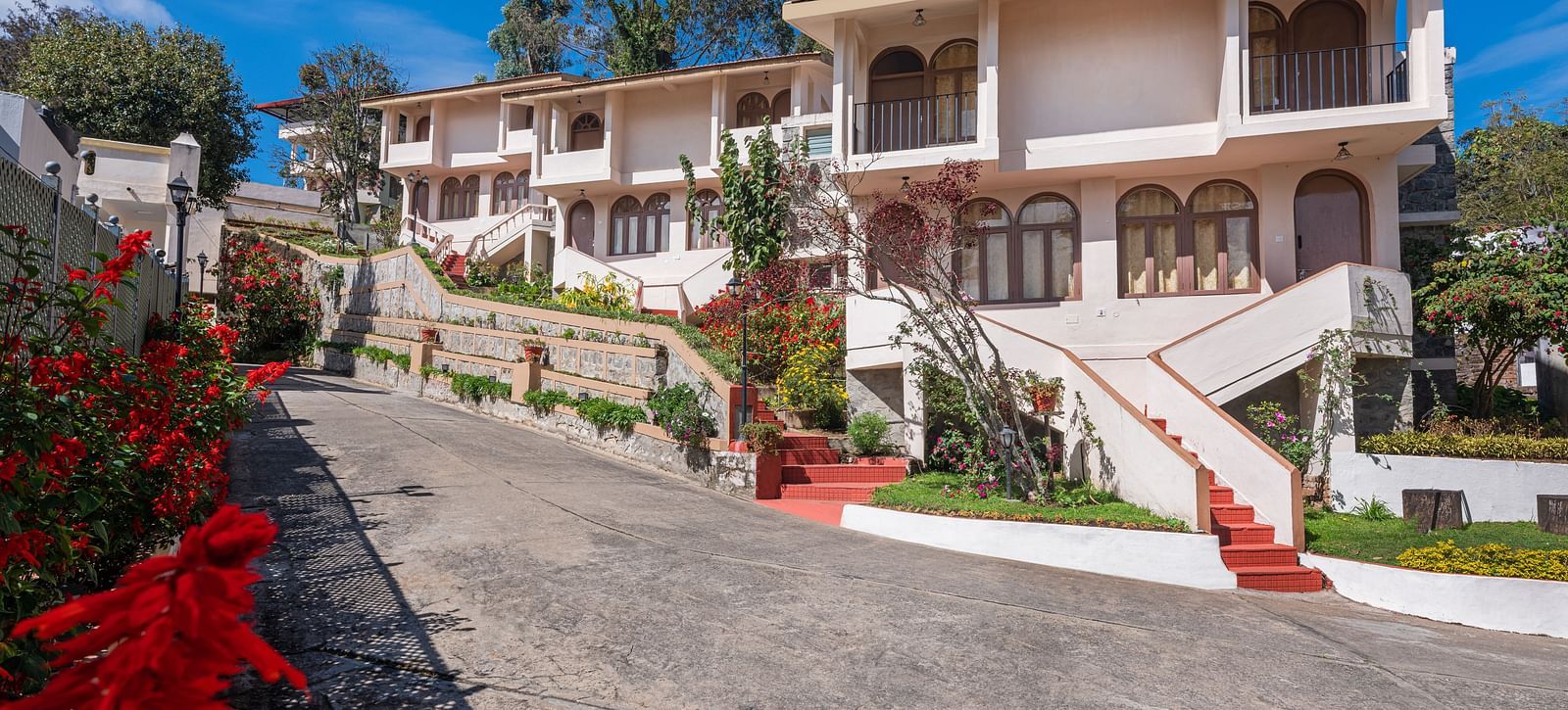 An image of a facade which shows the entire building | Mango Hill, Kodaikanal