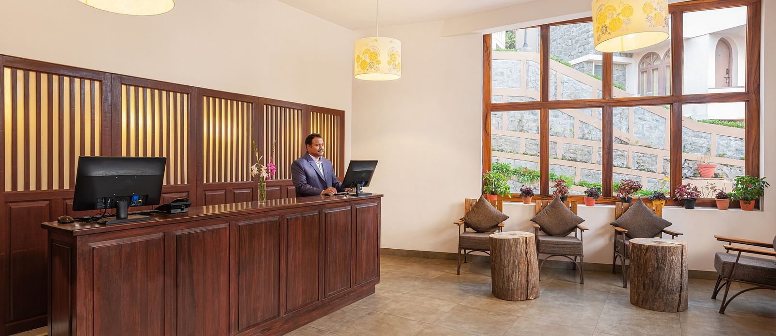 An image of a well-furnised lobby | Mango Hill, Kodaikanal