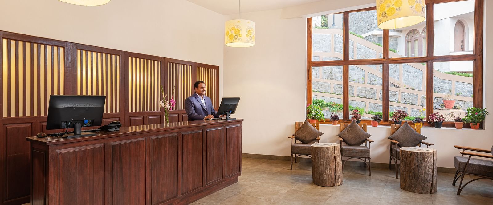An image of a well-furnised lobby | Mango Hill, Kodaikanal