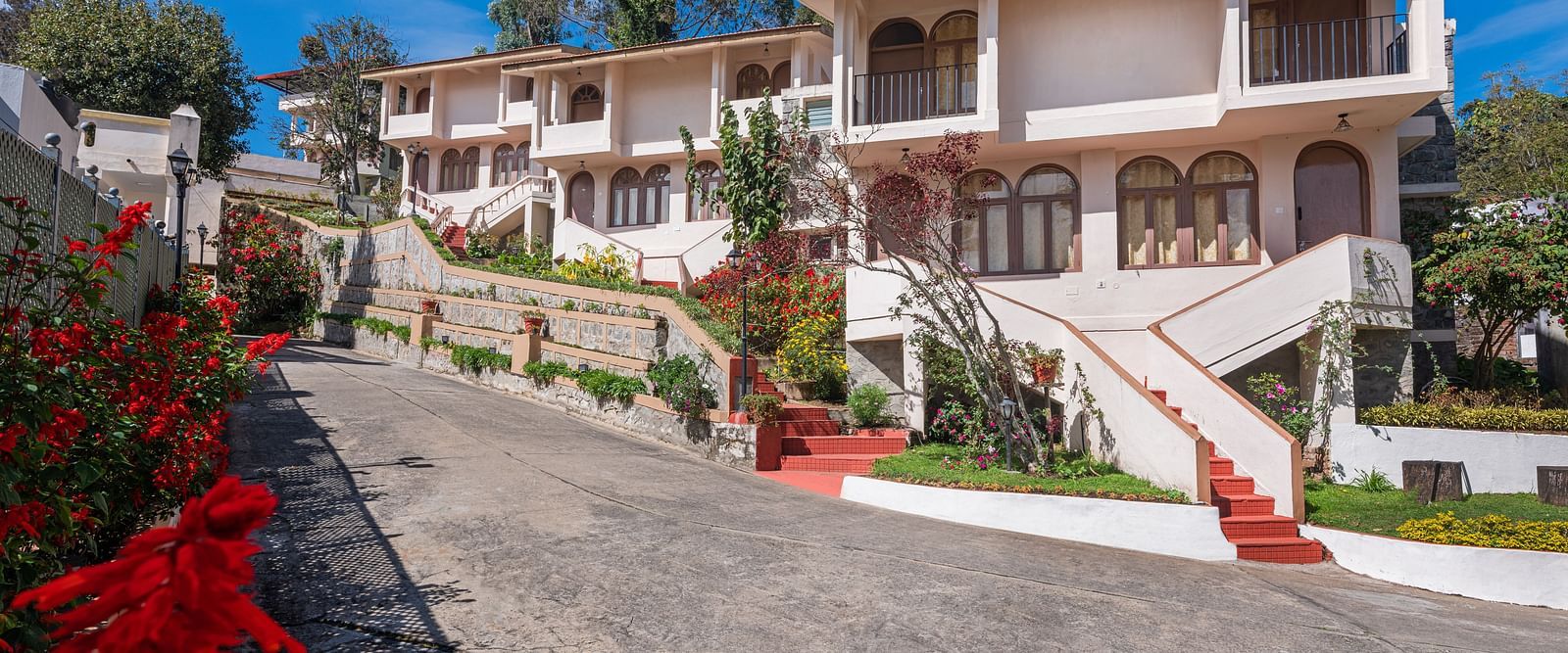 An image of a facade which shows the entire building | Mango Hill, Kodaikanal