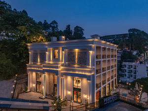 Perfectstayz Luxe Mall Road