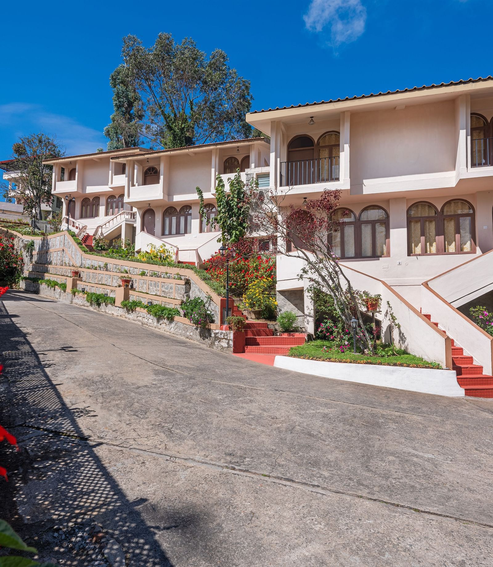 An image of a facade which shows the entire building | Mango Hill, Kodaikanal