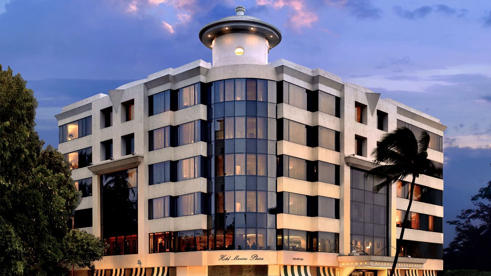 Facade,Hotel Marine Plaza Mumbai 15