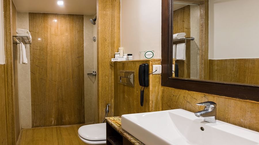 The interiors of a bathroom of one of the rooms in Pushkar at our 5-star resort 
