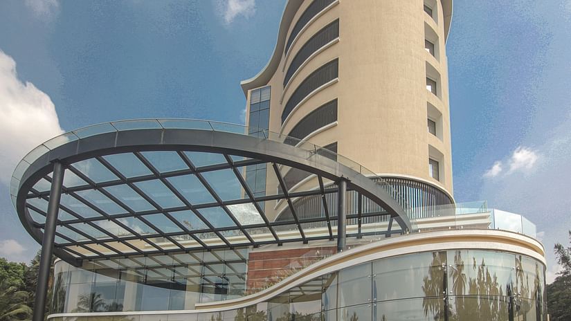 exterior facade of Dimora Hotel in Calicut 1