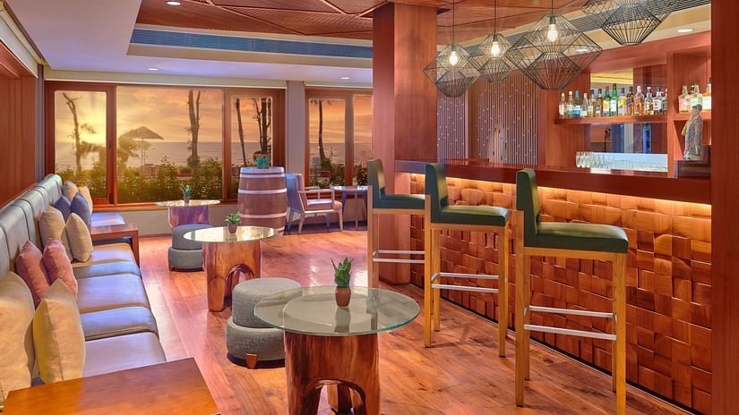 Upperdeck Bar 1 (1)