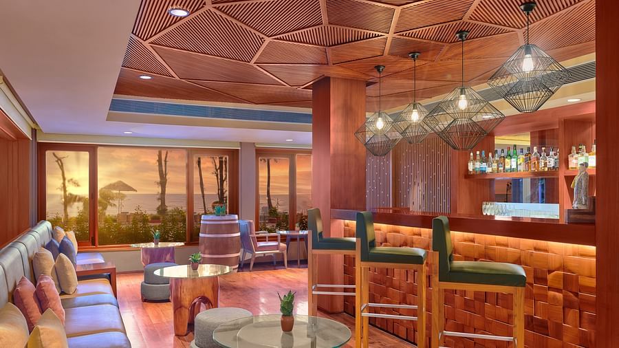 Upperdeck Bar 1 (1)