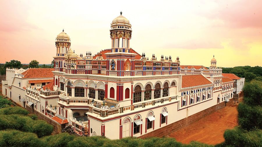 Facade of Chidambara Vilas