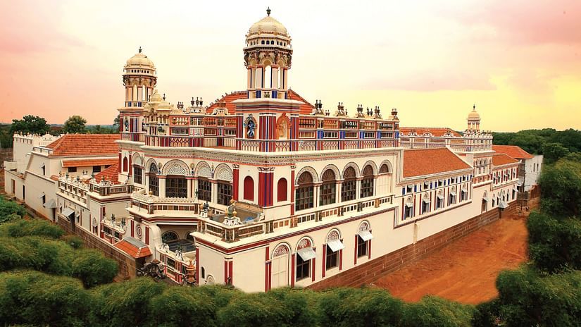 Facade of Chidambara Vilas