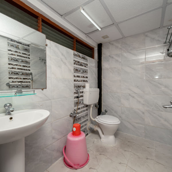 Cottage bathroom at Da Bay Inn, Port Blair