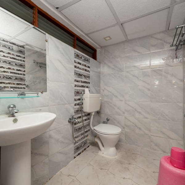 Cottage bathroom at Da Bay Inn, Port Blair