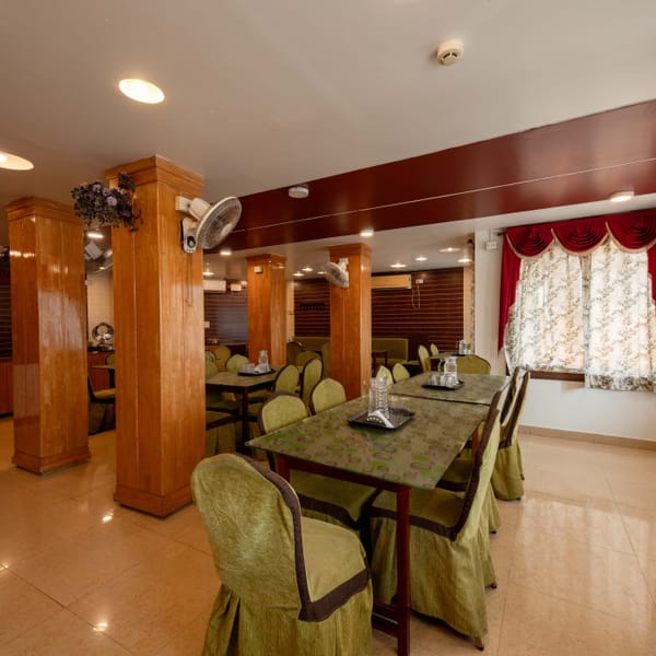Sea-facing multi-cuisine restaurant at Da Bay Inn, Port Blair