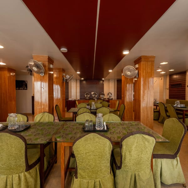 Sea-facing multi-cuisine restaurant at Da Bay Inn, Port Blair