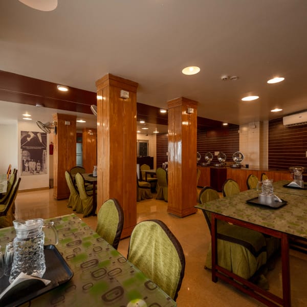 Sea-facing multi-cuisine restaurant at Da Bay Inn, Port Blair