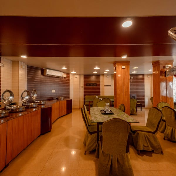 Sea-facing multi-cuisine restaurant at Da Bay Inn, Port Blair