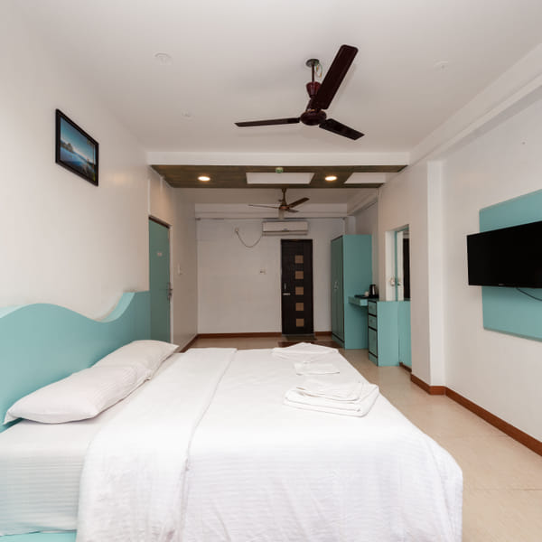 Sea-facing Senior Room at Da Bay Inn, Port Blair