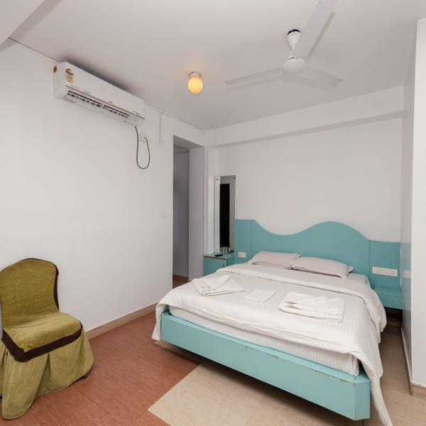 Honeymoon Suite at Da Bay Inn, Port Blair