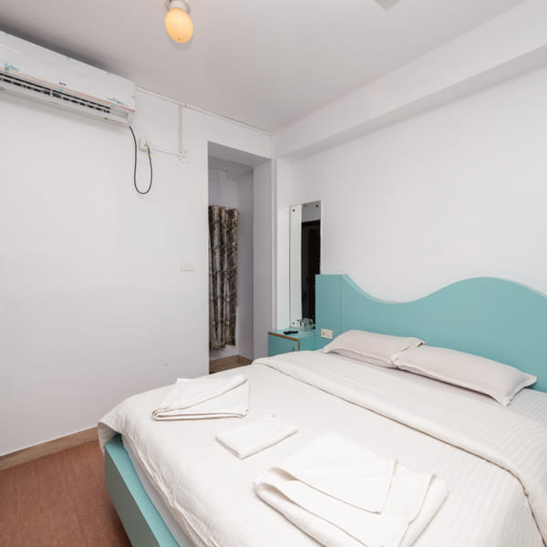 Honeymoon Suite at Da Bay Inn, Port Blair
