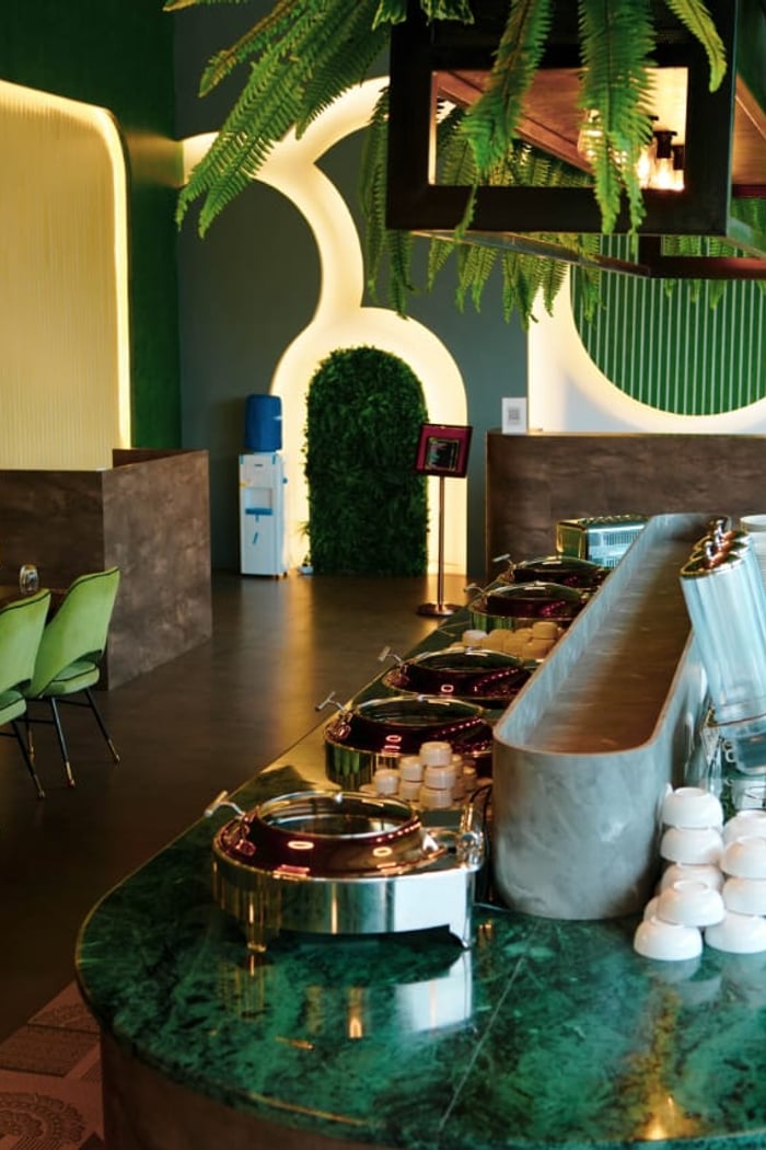 Atlas Restaurant — VIVIDUS Sleek CN Windsor