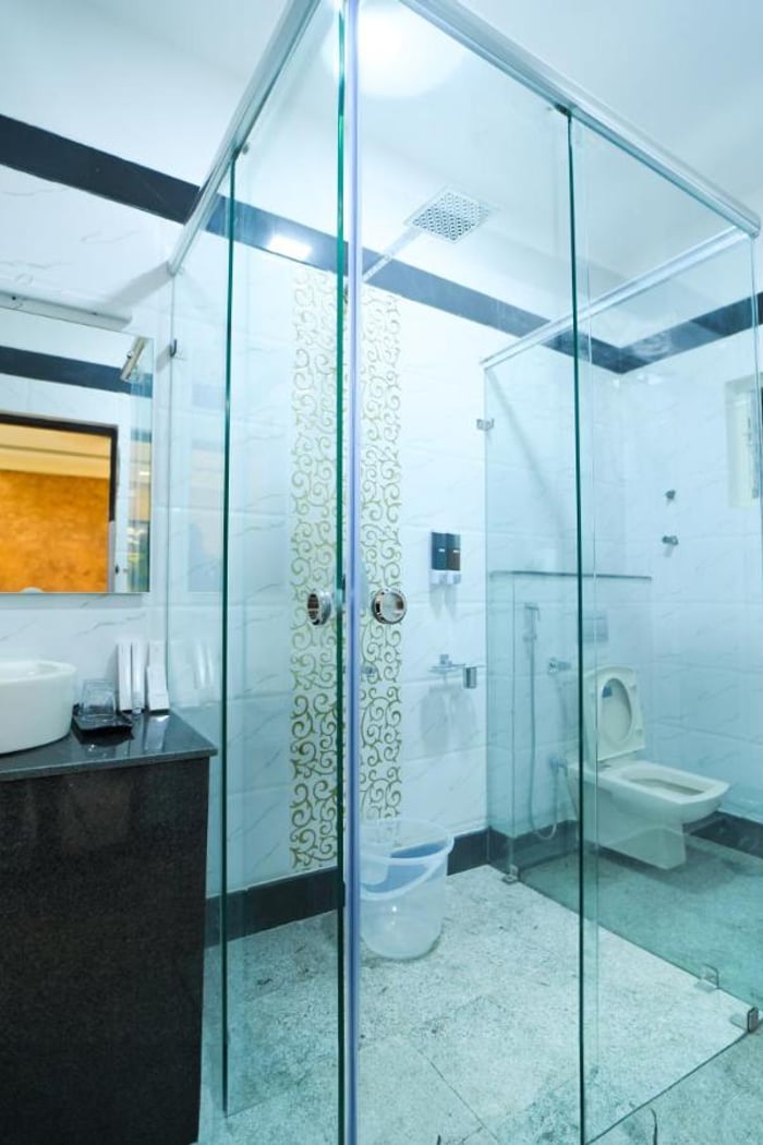 Washroom — VIVIDUS Sleek CN Windsor