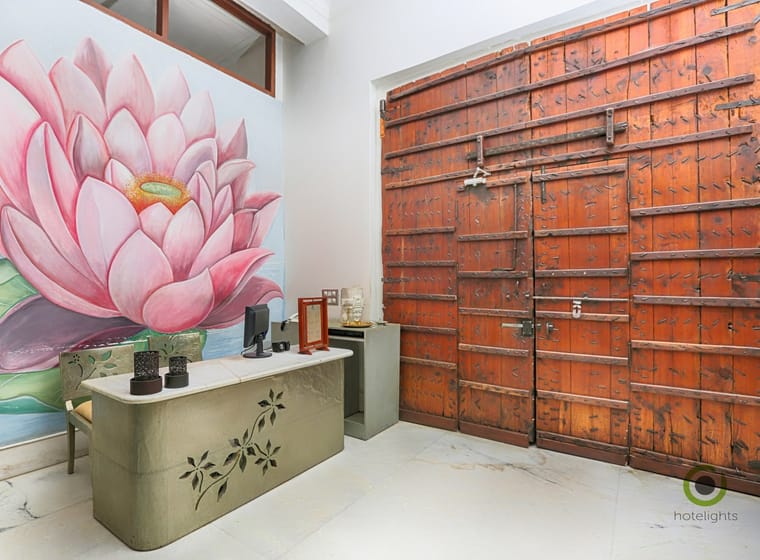 Sansha Spa treatment room