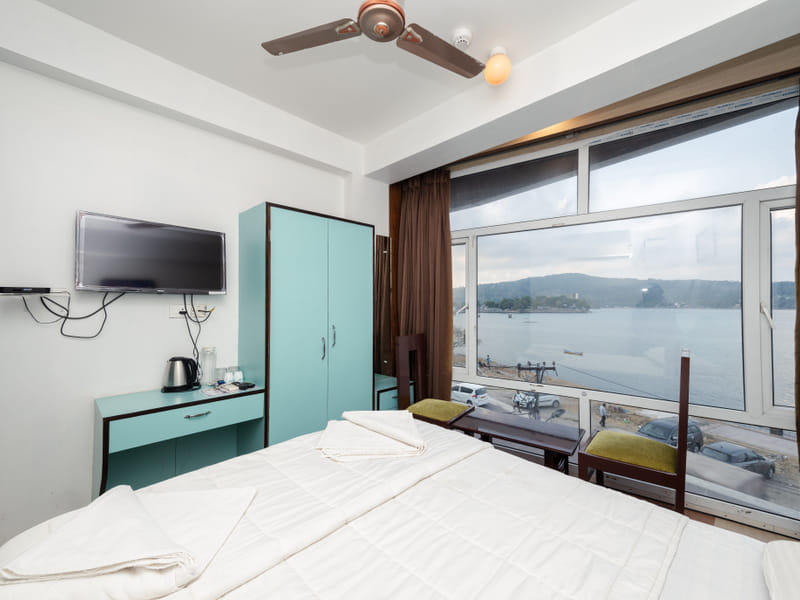 Junior Room, sea facing, at Da Bay Inn