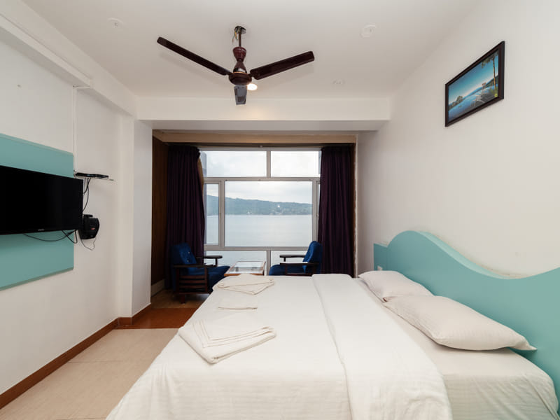Senior Room, sea facing, at Da Bay Inn