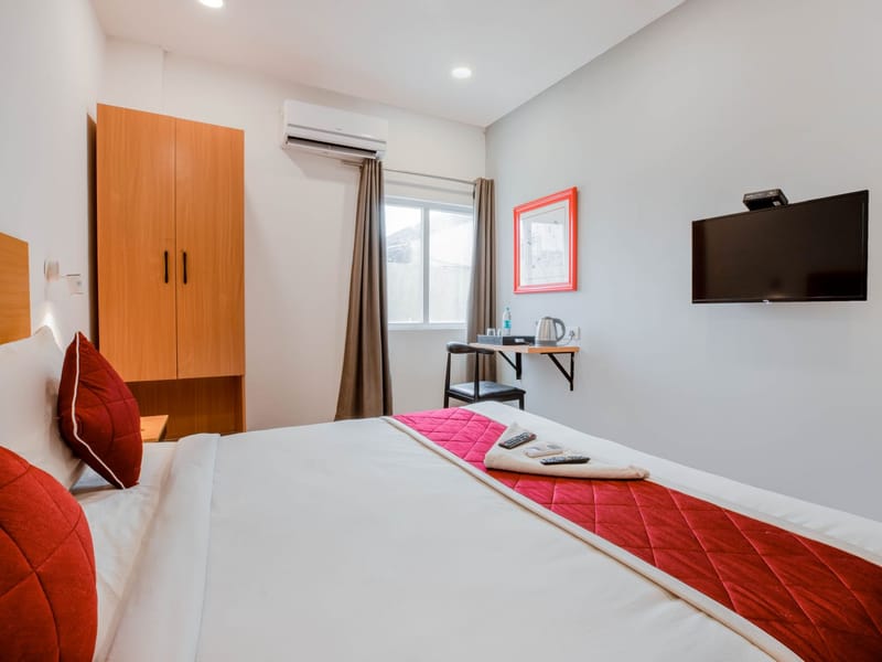 Executive Room, bed view