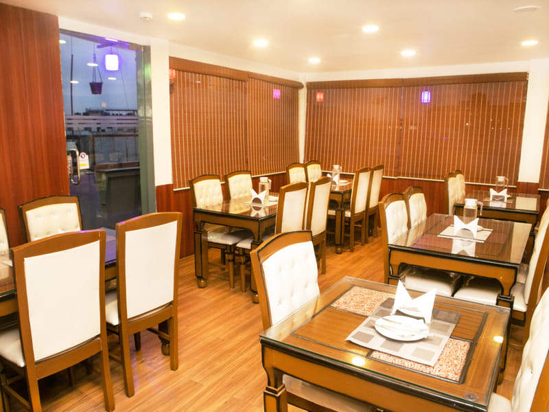 The restaurant, second view