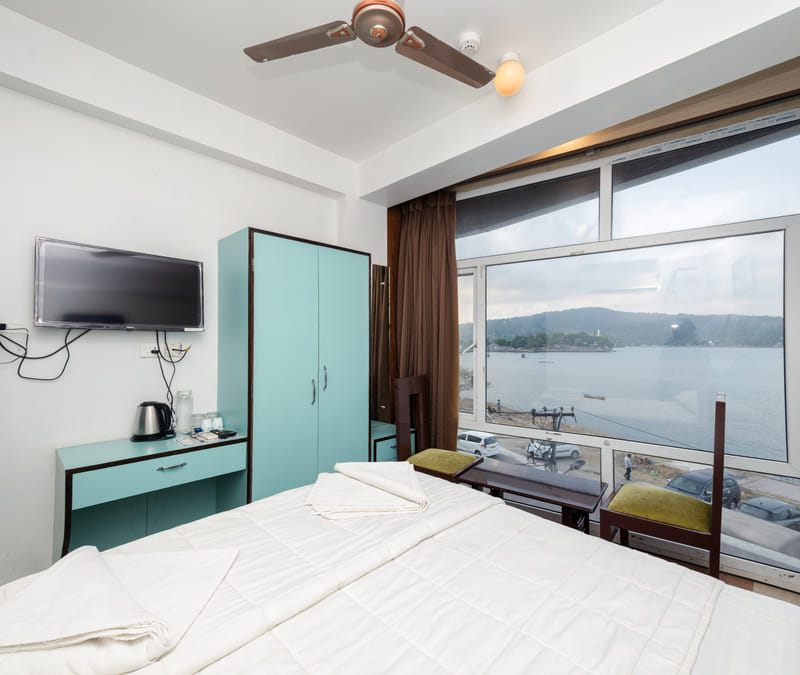 Junior Room, sea facing, at Da Bay Inn